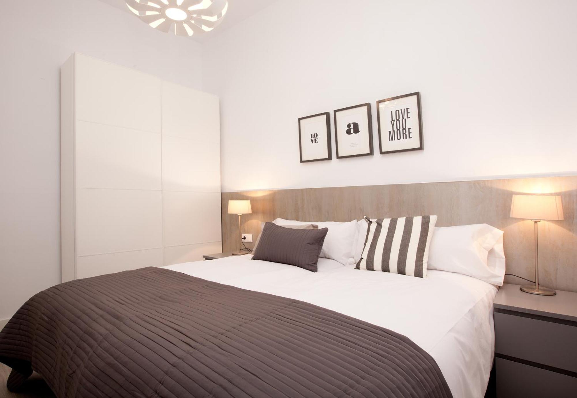 Click&Flat Seneca Suites Barcelona Szoba fotó