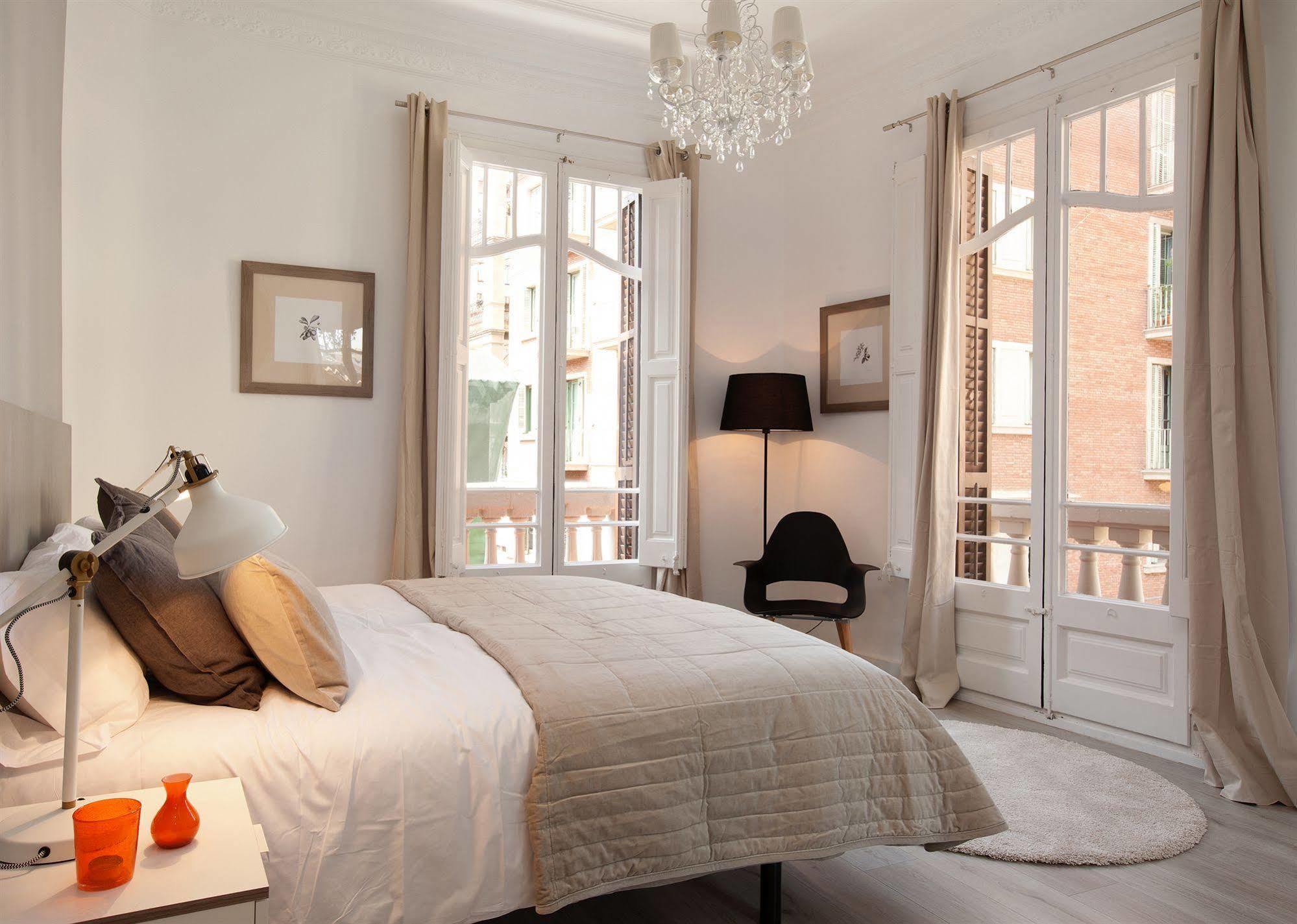 Click&Flat Seneca Suites Barcelona Kültér fotó